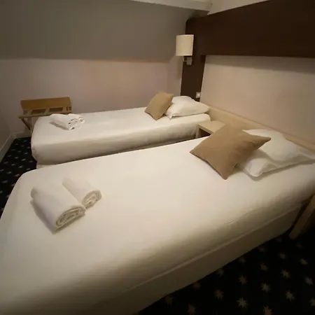 Hotel Logis La Ferme Du Blanchot 2*