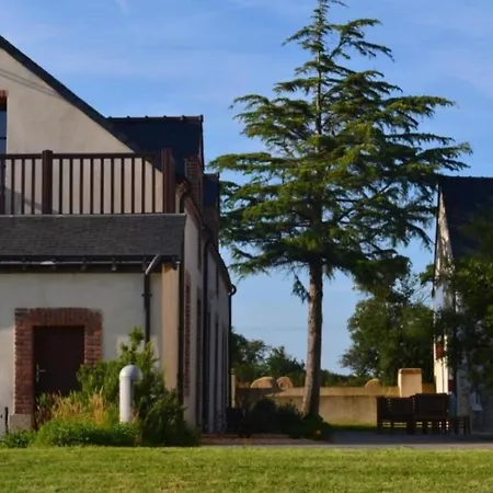 Hotel Logis La Ferme Du Blanchot 2*