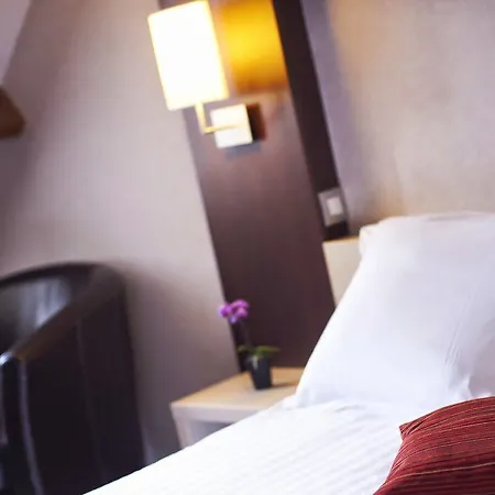 Hotel Logis La Ferme Du Blanchot 2*