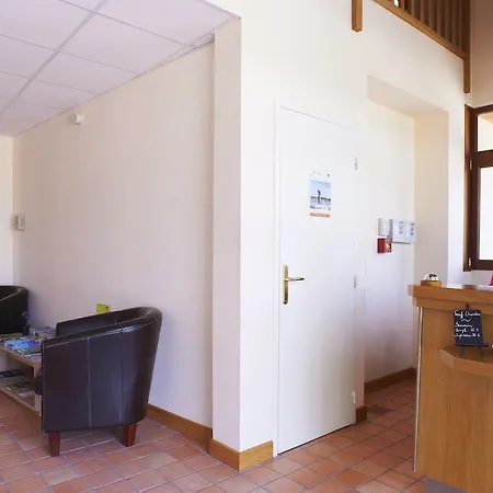 Hotel Logis La Ferme Du Blanchot 2*