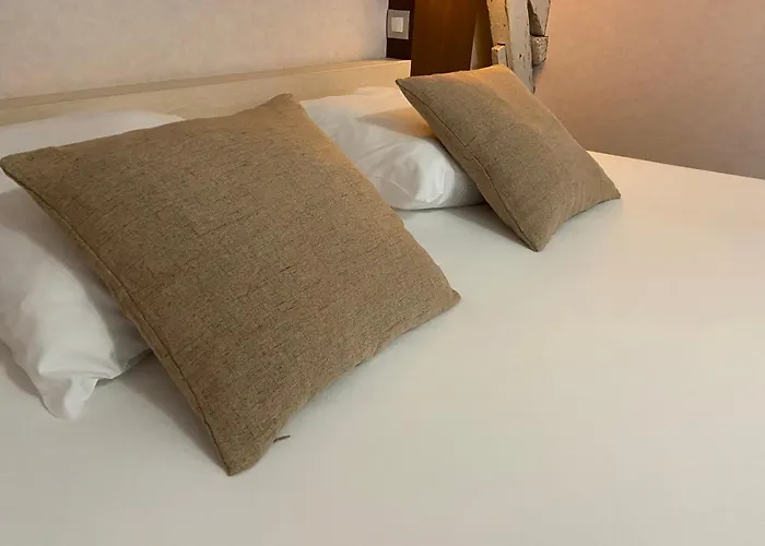 Hotel Logis La Ferme Du Blanchot 2*