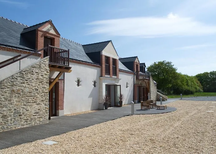 Hotel Logis La Ferme Du Blanchot 2*